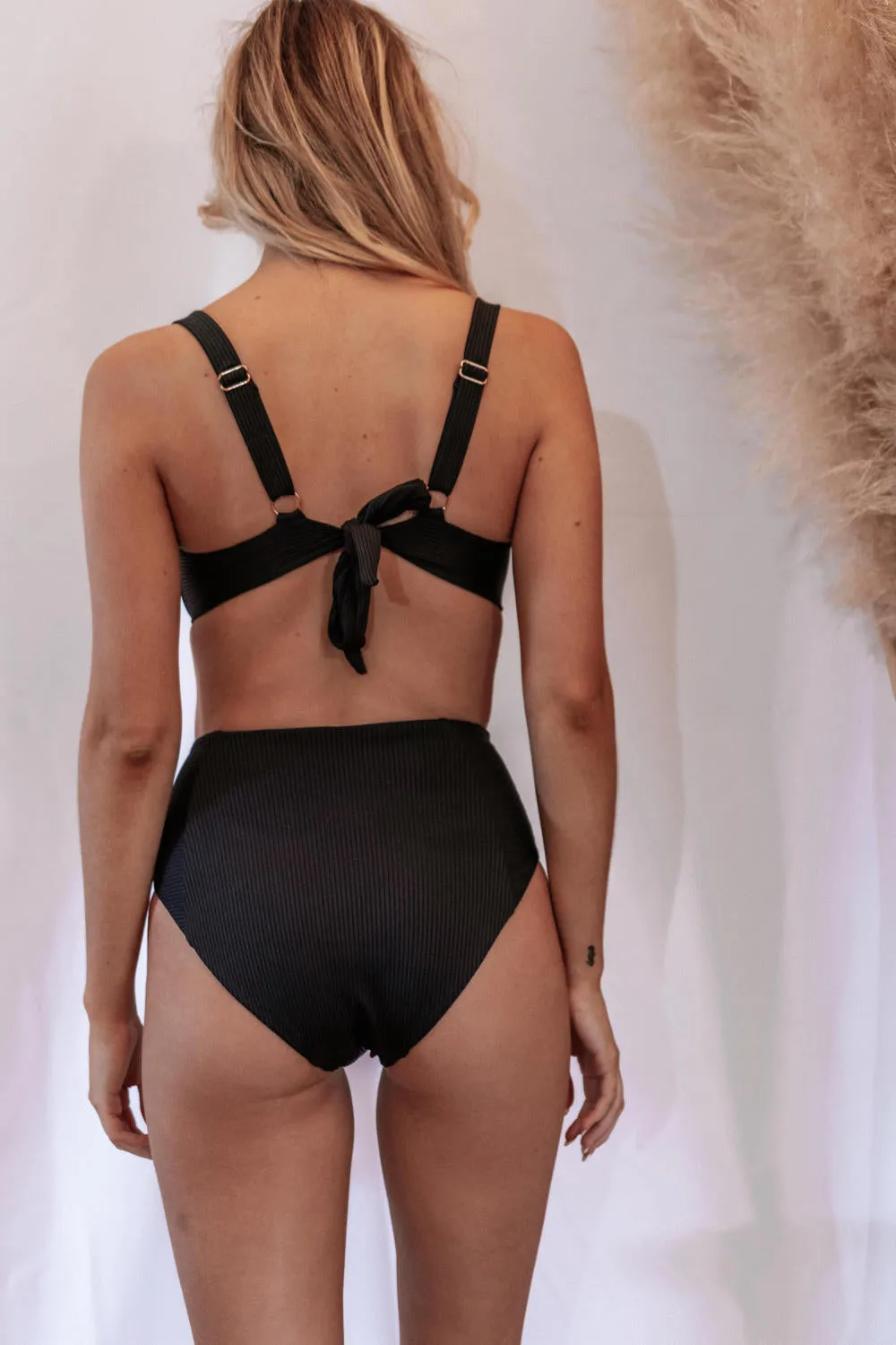 Stella Bikini Top - Sustainable - Black